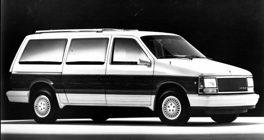  Chrysler Town & Country 1990 года  (фото 2 из 2)